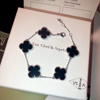 Van Cleef & Arpels bracelet lyh08
